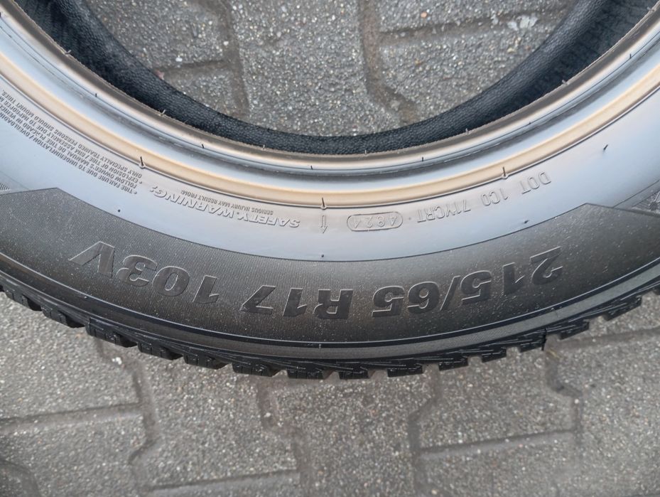 1szt całoroczna Kumho solus 4S 215/65/17 103V  DOT4824