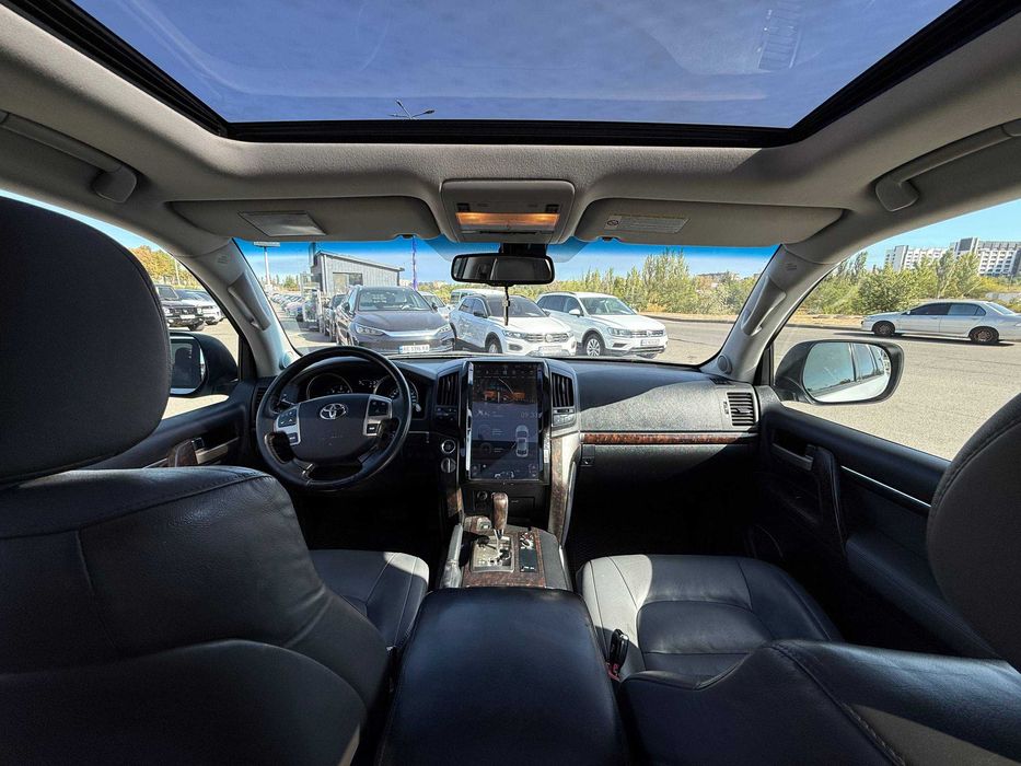 Avtoreal Toyota Land Cruiser 200 Дизель 4.5
