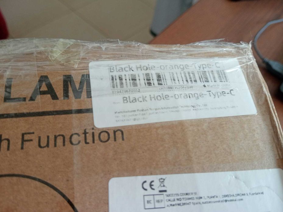 Candeeiro Black Hole Futurista – Edição 2024 – USB-C & Bateria