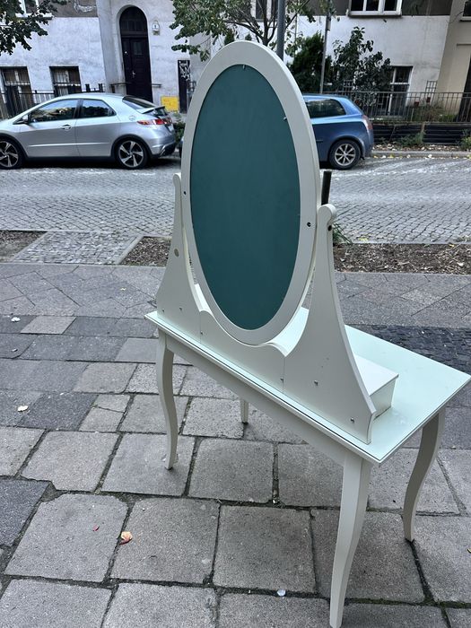Toaletka biala z lustrem