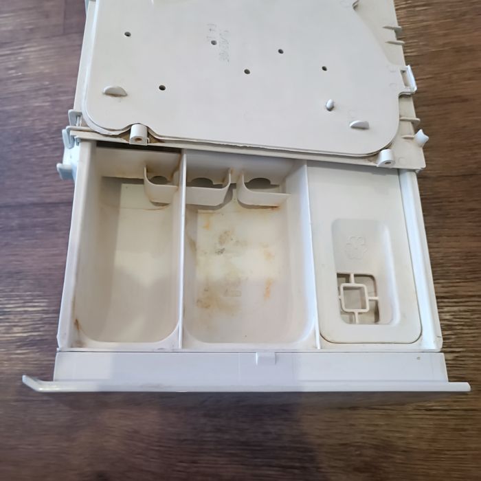 Порошкоприймач Indesit Wil 105