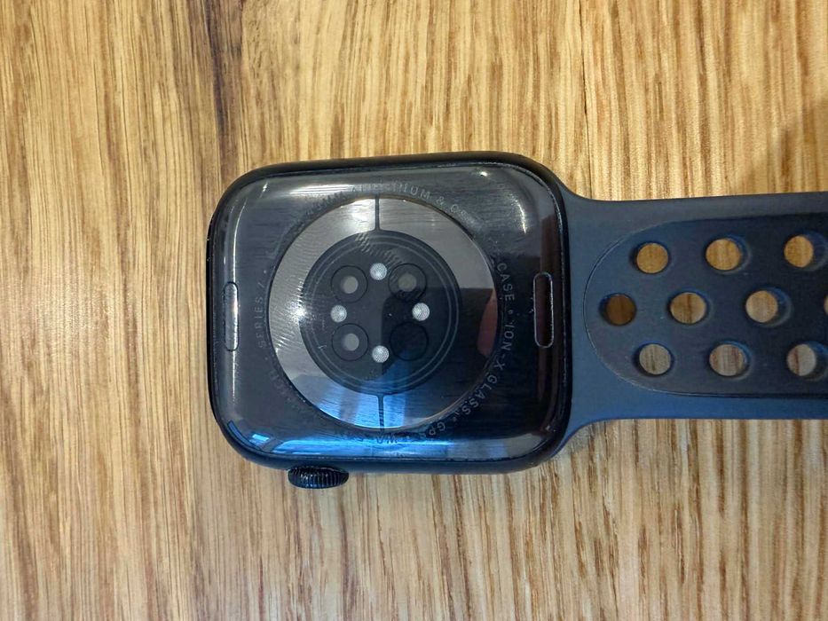 Apple Watch 7, 45mm + Case + Ładowarka + Pudełko