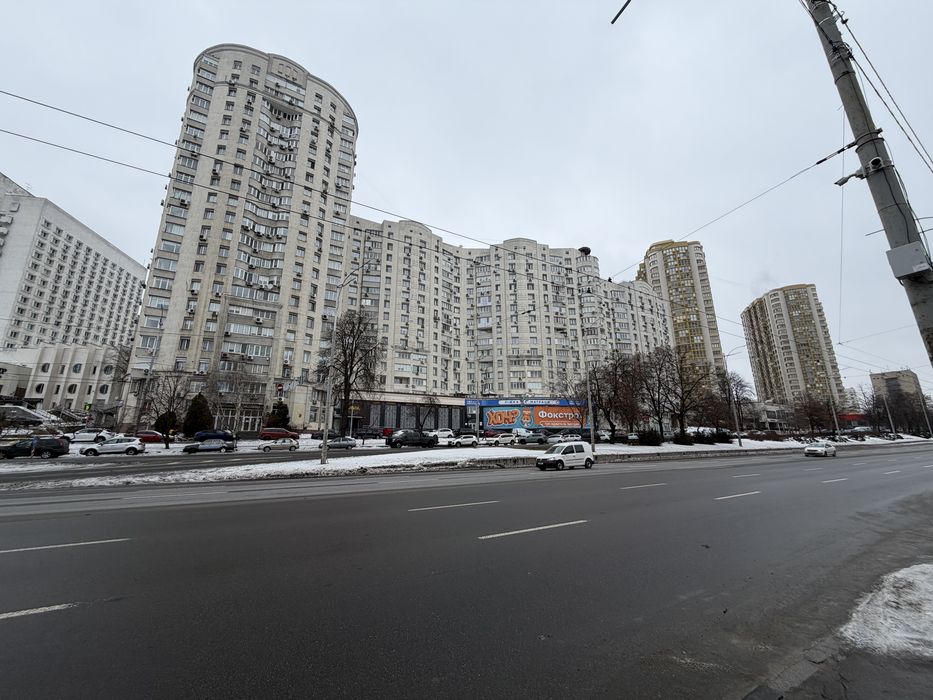 Гаражний бокс 19 м² у підземному паркінгу, пр. Голосіївський, 6. Без комісії!