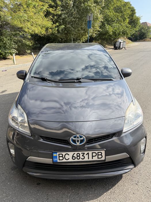 Продам Приус 30(plug in)