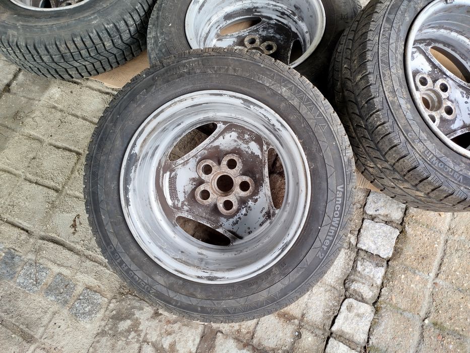 4 Jantes com pneus usados Discovery TD5 ou Range Rover P38 5X120