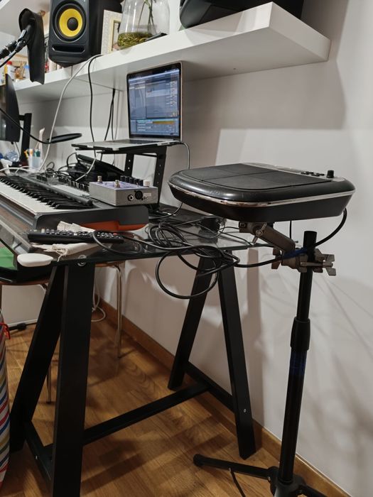 Alesis Sample Pad e suporte