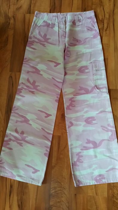 Spodnie moro różowe