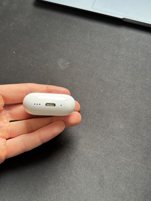 Słuchawki AirPods 4 ANC