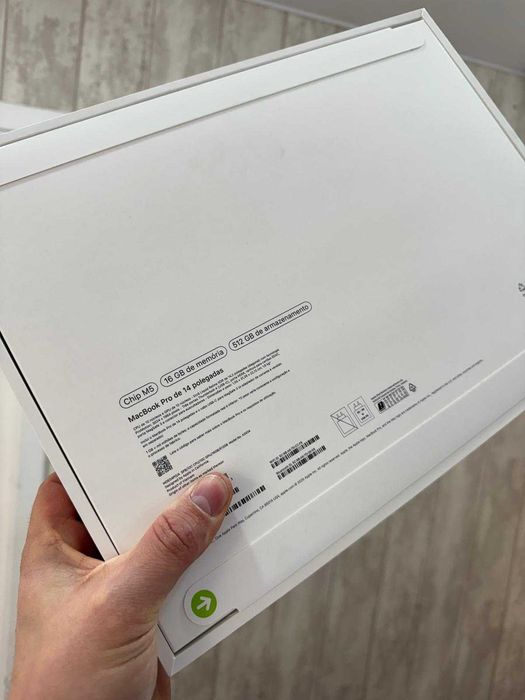 Macbook Pro M5 - 14.2P - 16/512GB - PRETO - NOVO