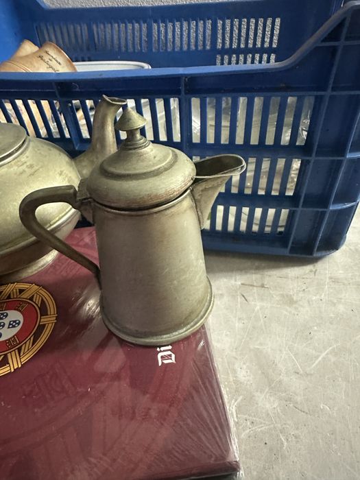 Conjunto de 3 peças de um serviço de cha em alpaca muito antigo