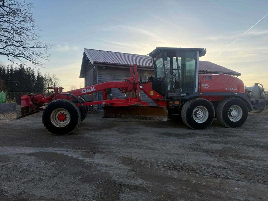 Równiarka O&K 156,6  (New Holland)