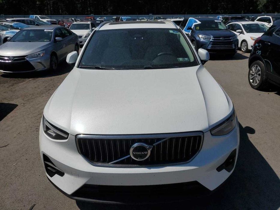 VOLVO XC40 | Бампер передній / задній Запчастини Розборка