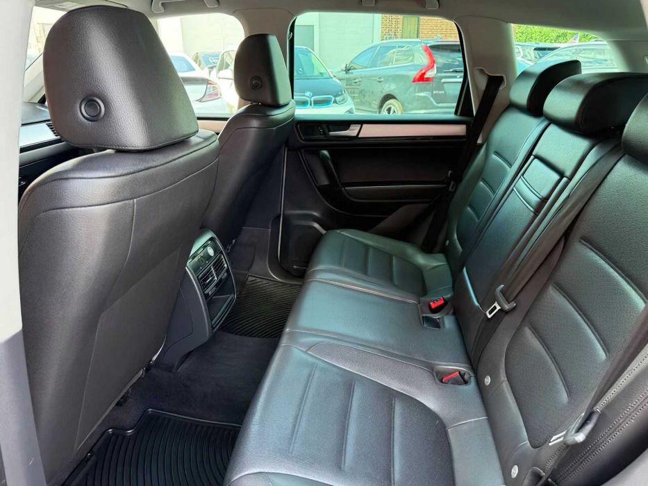 Volkswagen Touareg      2013