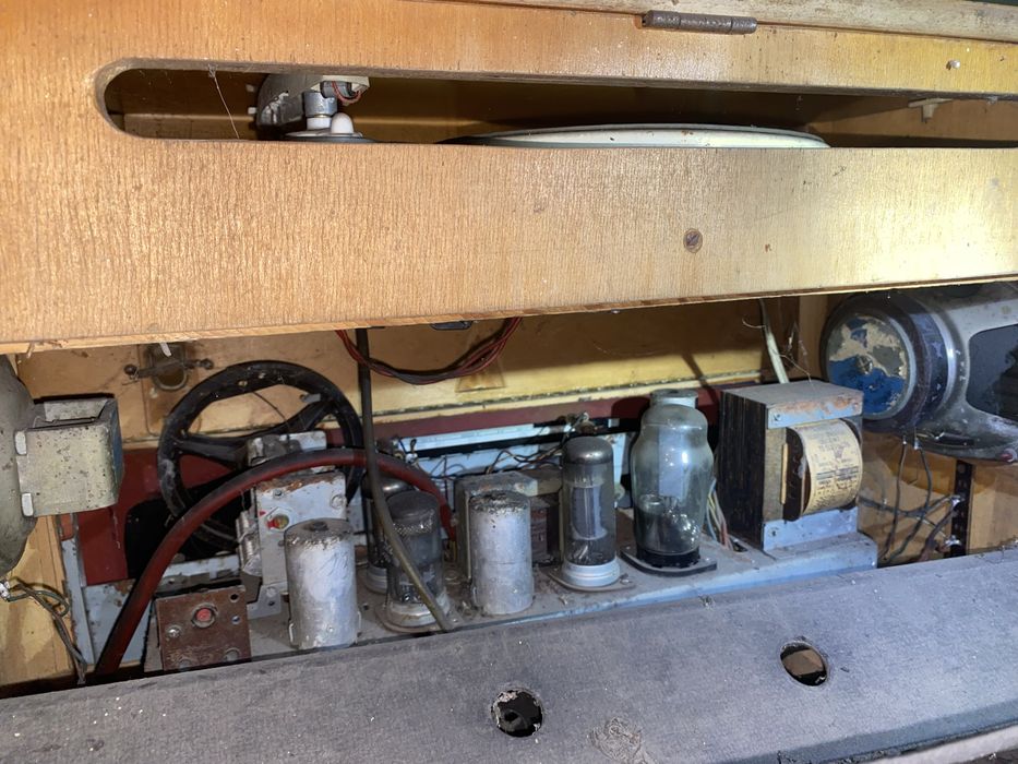 Radioodbiornik Menuet 6204 z wbudowanym gramofonem