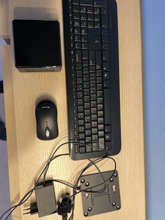 Intel NUC i5 | 16GB RAM | SSD | Idealny pod Home Assistant, Plex, Proxmo