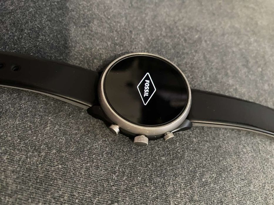 Sport smartwatch fossil deals