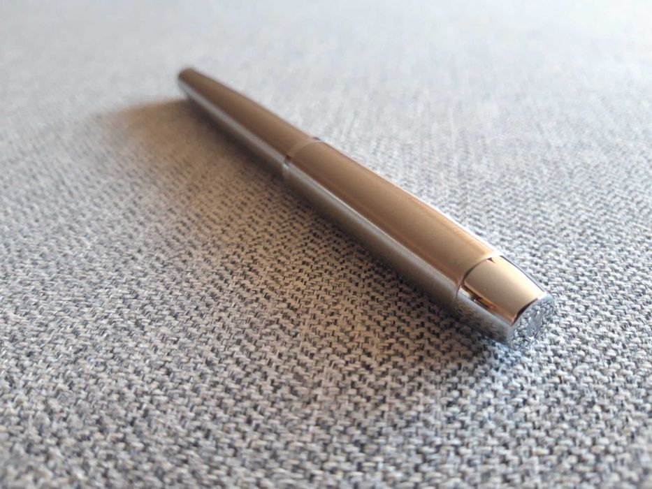 Caneta de tinta permanente PARKER.