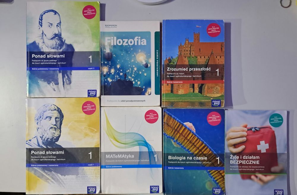 Sprzedam podręczniki do liceum/technikum
