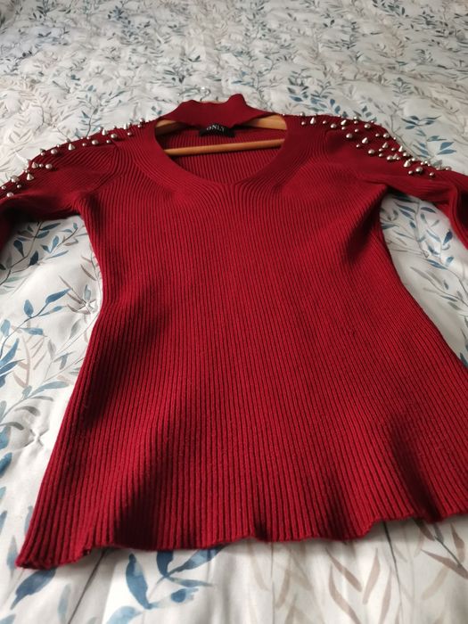 ONLY Camisole, Size M, with Shoulder Embellishments and Elegant Neckline64551970727553122