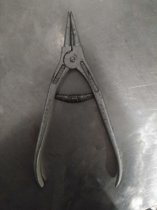 Alicates para anilhas de pressão