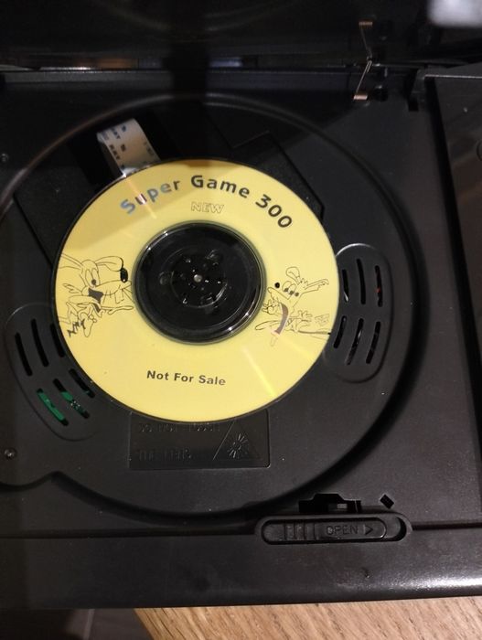 Gra retro CONTRA i 300 innych na przenośnym Dvd