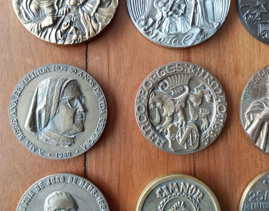 Medalhas em bronze e estanho