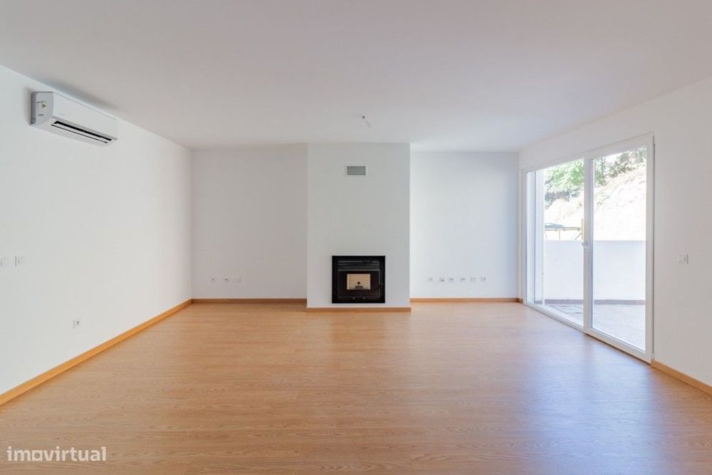 Moradia V3 Loteamento Penedos Altos - Lote 24