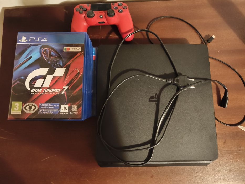 PS4 500gbs + 8 jogos + comando
