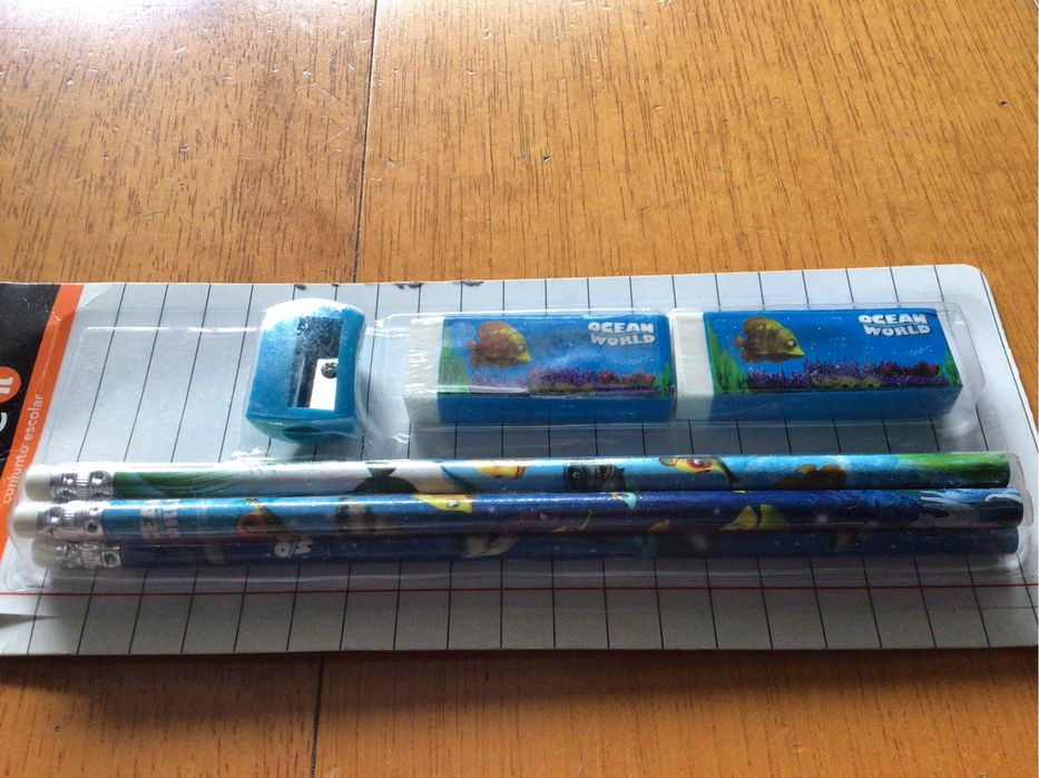 Conjunto lápis, borrachas e aguça motivos marinhos