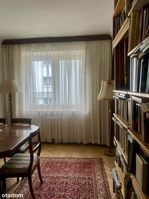 4 pokoje w kameralnym budynku. Dwustronne. Balkon