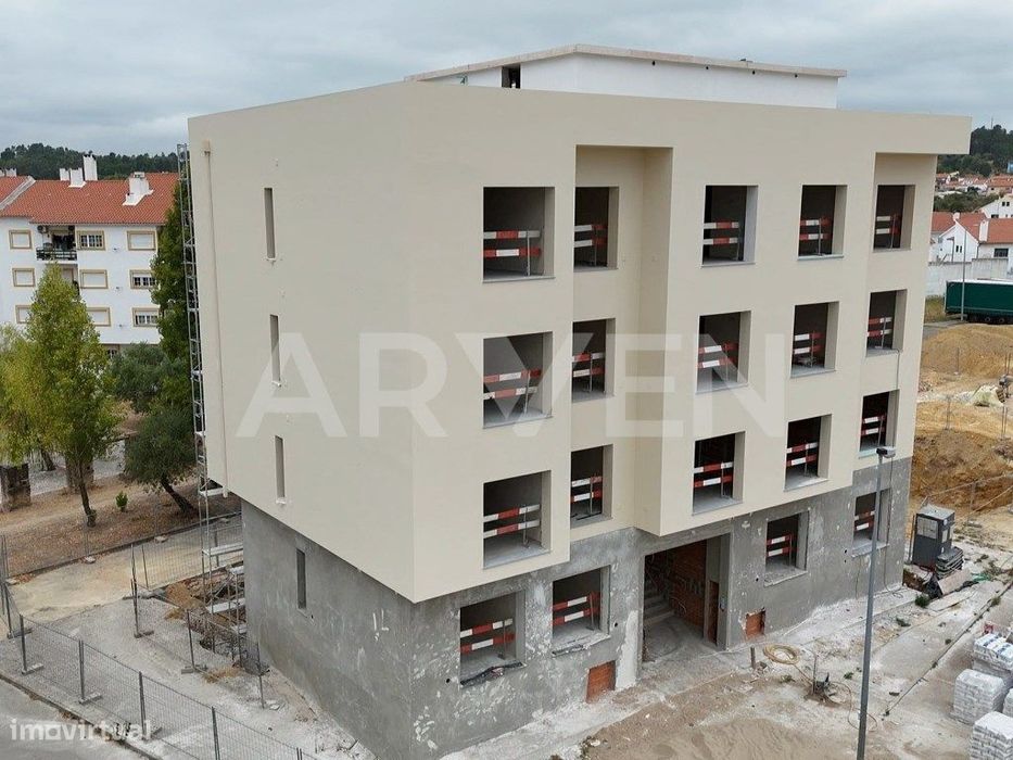 Apartamento T2 Novo com Lugar de Garagem - Urbanização do Condoal, ...