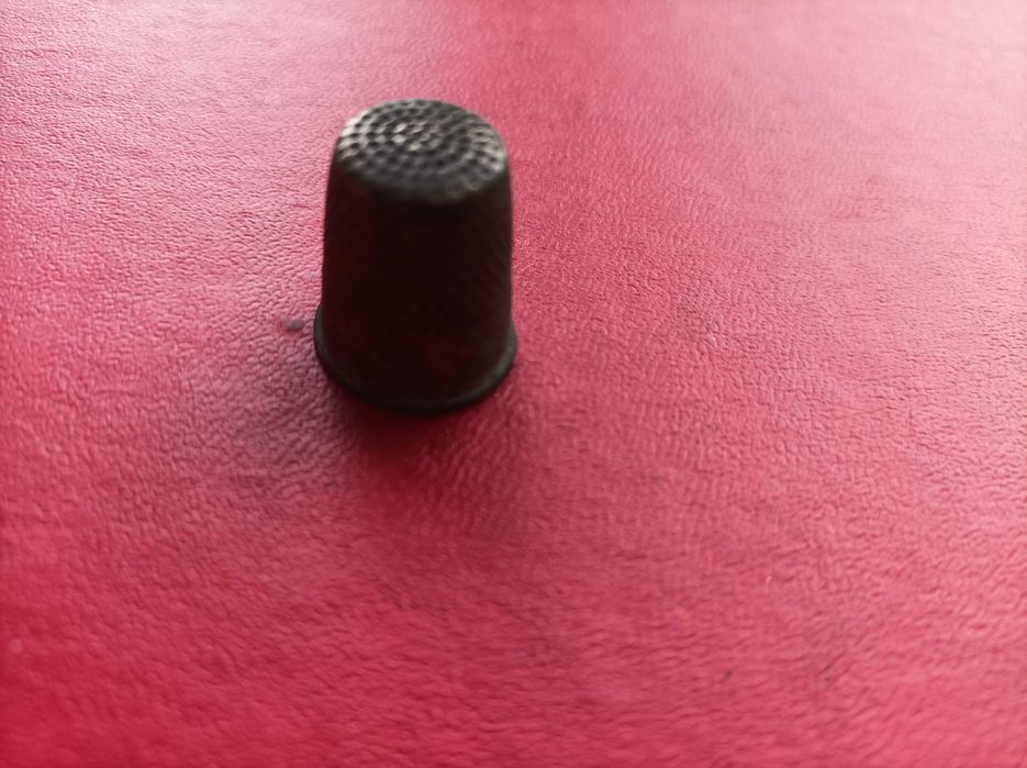 Продам бронзовый наперсток