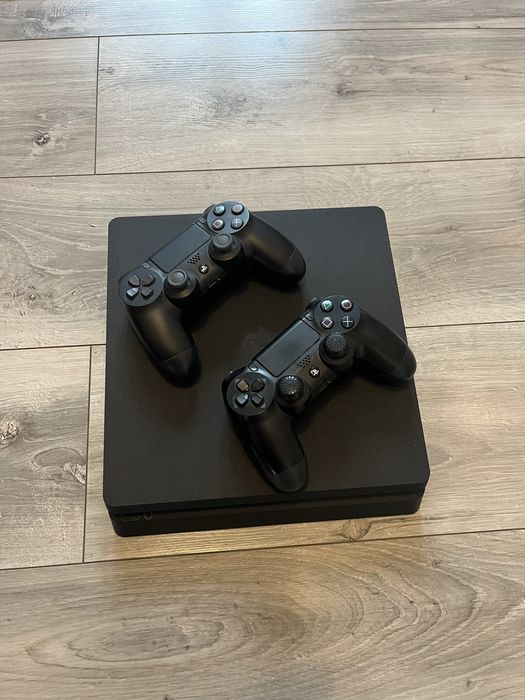 PS4 Slim + 2 pady + kable