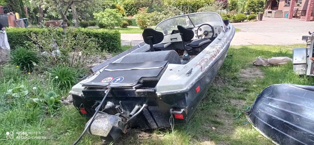 Super Łódź motorowa z napędem Malibu KN356