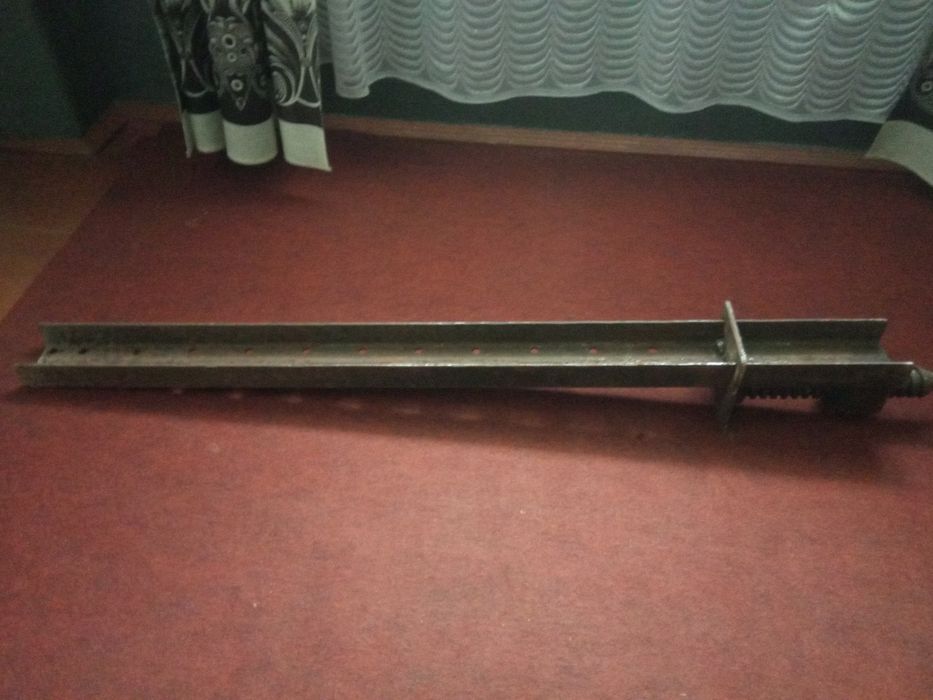 Затискач металу (лещата)