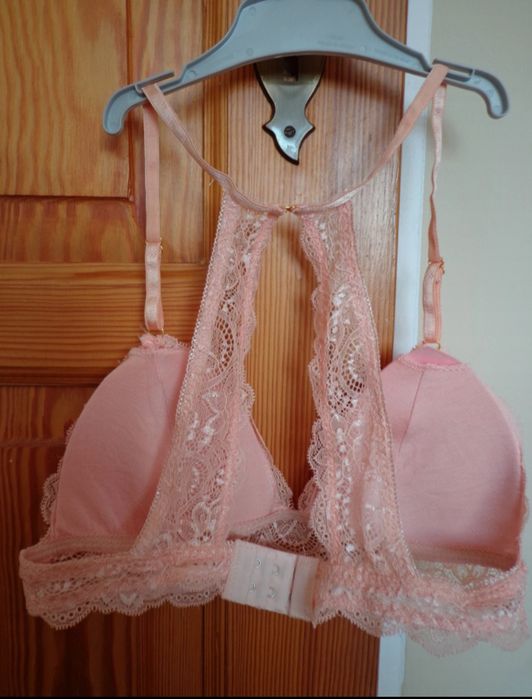 Biustonosz kolor morelowy