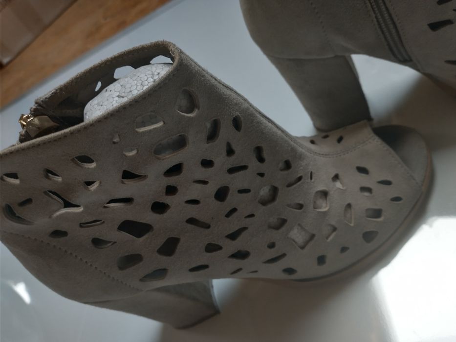 Buty sandały Carinii 38