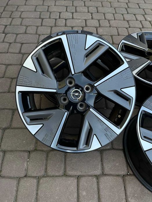 Oryginalne alufelgi Opel 4x108 17 cali Bicolor Corsa F eCorsa