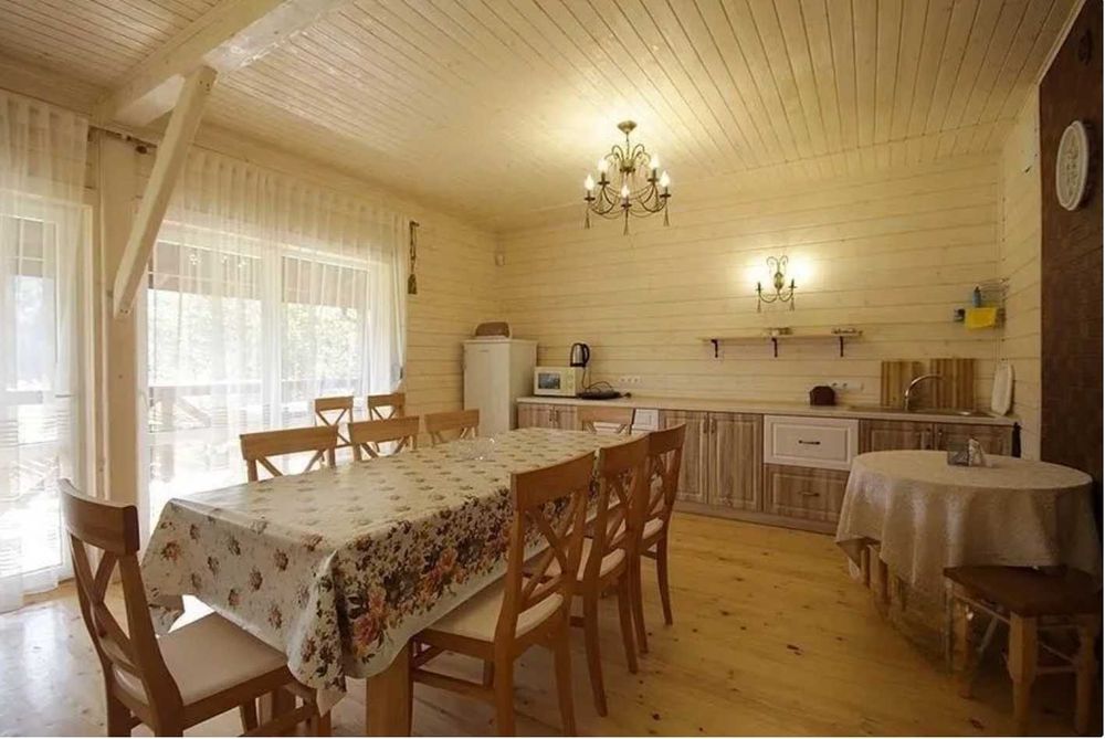 Великий котедж у мальовничому зеленому місці в горах Карпати Східниця