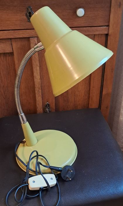 Lampka biurkowa, lampa PRL