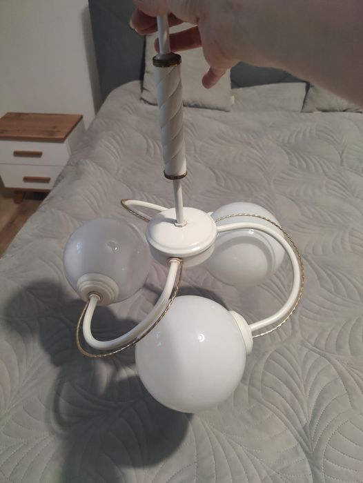 Żyrandol sufitowy lampa wisząca E27 trzy źródła światła stan idealny