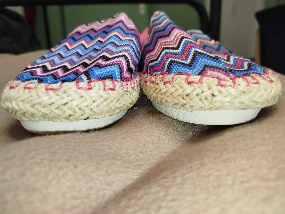 TOMS Еспадрильї жіночі (устілка 22,5 см) в ідеальному стані эспадрильи