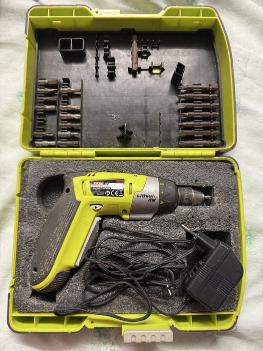 Aparafusadora marca Ryobi