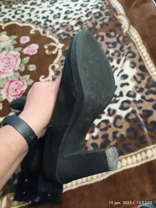 Продам взуття кожані і замшеві