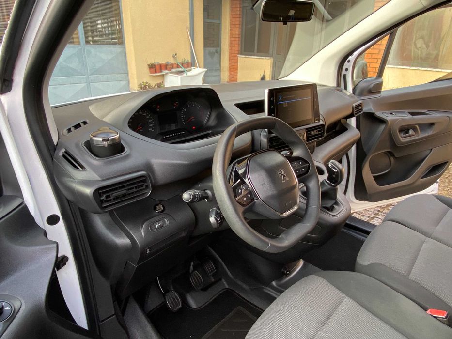 Peugeot Partner 1.6 HDI  100cv  Carplay NACIONAL Só 99 mil kms!!