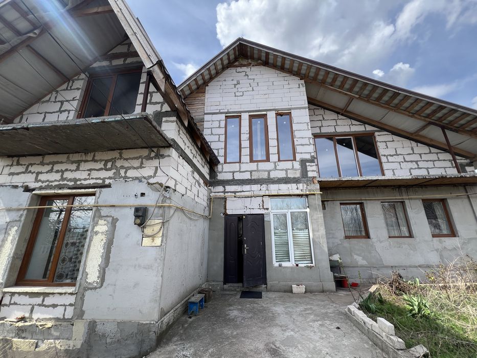 Продаж двоповерхово будинку. Вул. Шарохіна. Центрально міський район.