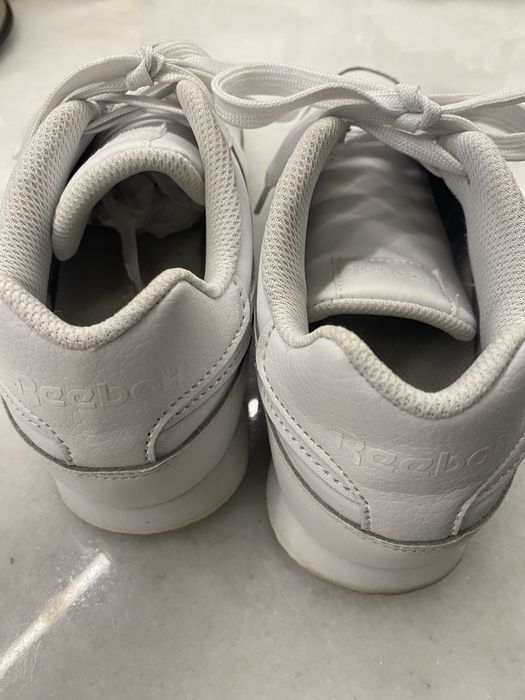 Tenis brancos Reebok T.37