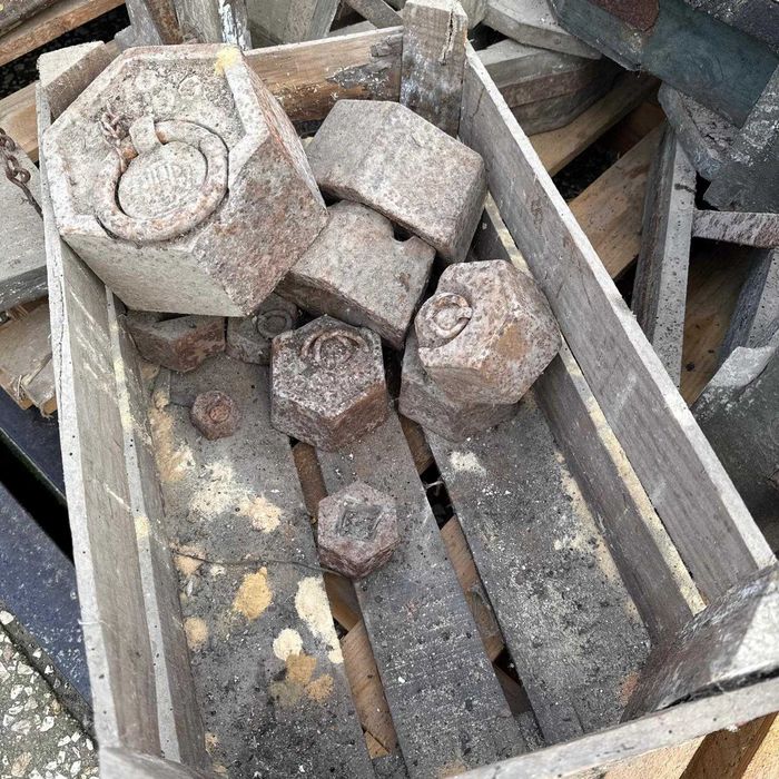 3 balanças antigas + pesos