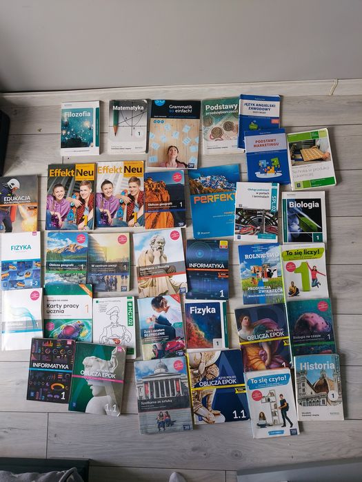 Zestaw podręczników do liceu biologia edb fizyka chemia geografia