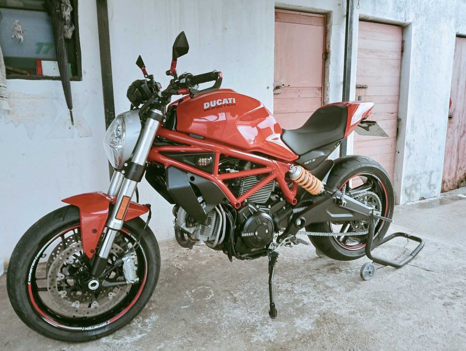 Ducati Monster 797